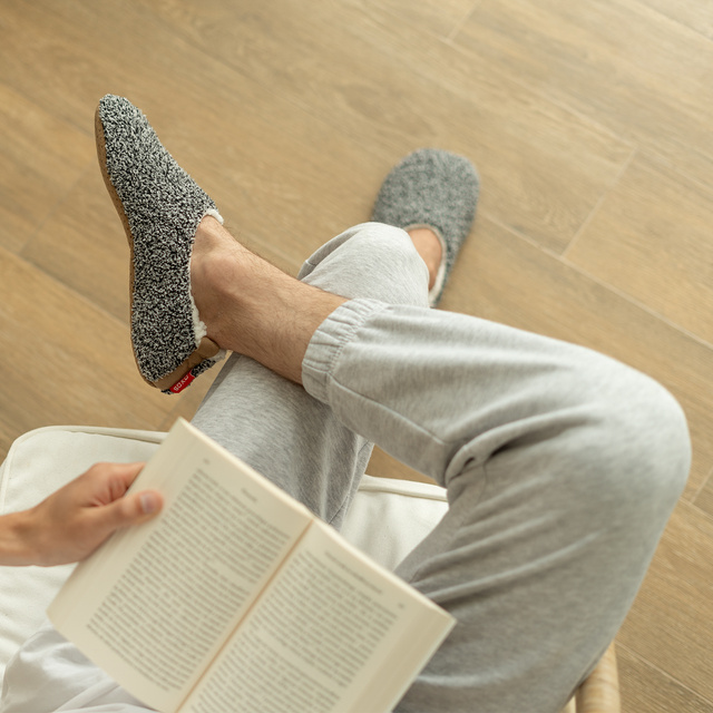 Papuče SOXO SUPER SOFT s protišmykovou podrážkou a cvočkami z PVC