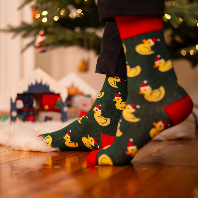 Sada 4x Farebné pánske ponožky SOXO GOOD STUFF Veselé Vianoce Vianočný darček pre neho