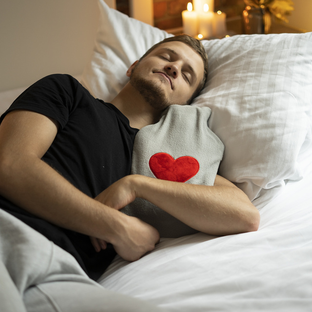 Sivý termofor SOXO ohrievač darček so srdiečkom na VALENTÍNA veľký 1,8L