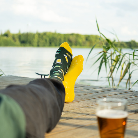 Farebné pánske ponožky SOXO GOOD STUFF vtipné pivo Pale Lager v plechovke ako darček