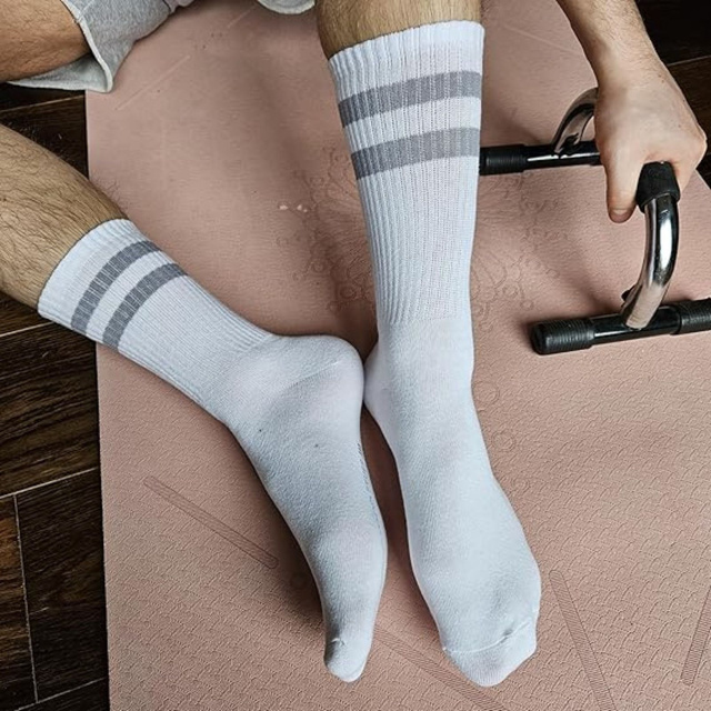 Sada 3x Farebné pánske ponožky SOXO zábavné športové