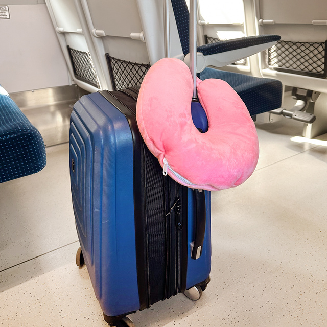 Multifunkčný cestovný vankúš MOMO WAY jednorožec | rožok | mäkký vankúš na krk