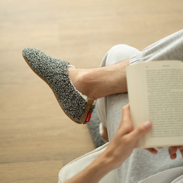 Papuče SOXO SUPER SOFT s protišmykovou podrážkou a cvočkami z PVC