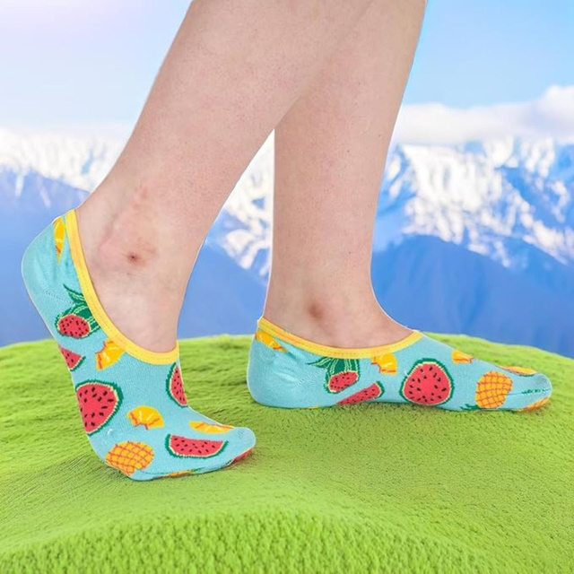 Sada 4x Farebné dámske ponožky SOXO so silikónom vtipné darček