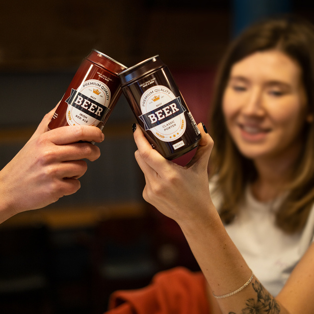 Farebné pánske ponožky SOXO GOOD STUFF klasické pivo porter v plechovke darček pre priateľa, hnedé