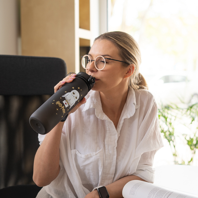 Fľaša na vodu 1L čierna | odolná a praktická | Harry Potter