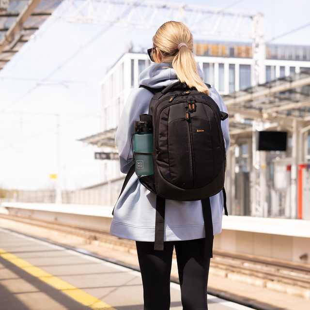 Fľaša na vodu MOMO WAY zelená | odolná a praktická | Bez BPA | Tritan