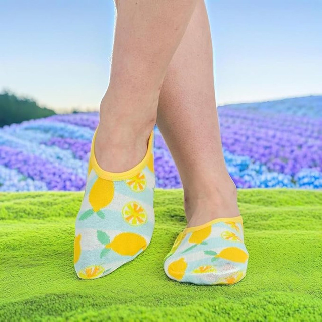 Sada 4x Farebné dámske ponožky SOXO so silikónom vtipné darček