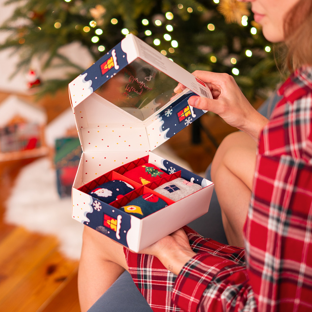 Sada 4x Dámske ponožky SOXO | Vianočný dom | Darček pre ňu | Mikuláš | farebné veselé ponožky