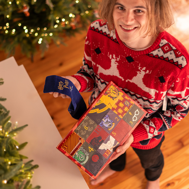 Adventný kalendár s Ponožkami Harry Potter 6-pack